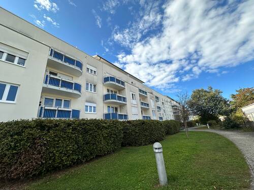 Hausansicht - Freundliche 2-Zimmer-Wohnung mit 2 Balkonen! in bester Lage Unterschleißheim