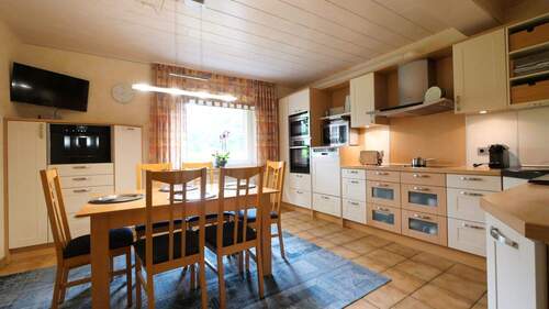 Küche - Bauernhaus, Landhaus mit 242,00 m&sup2; in Hövelhof zum Kaufen