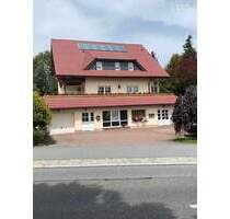 Modernes, effizientes Mehrfamilienhaus mit 3 Parteien: Große Balkone & super Grundrisse! - Löbau Lawalde