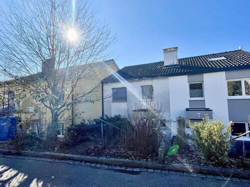 Außenansicht - Reihenhaus in Grenzach - 370.000,00&nbsp;EUR Kaufpreis, ca.&nbsp; 104,40&nbsp;m&sup2;&nbsp;Wohnfl&auml;che