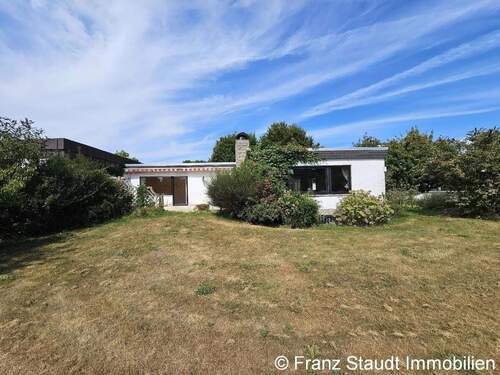 Rückansicht - Großzügiger Bungalow mit großem Garten in herrlicher Main-Nähe