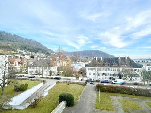 Tolle Aussicht vom Balkon - 4 Zimmer Etagenwohnung zum Kaufen in Grenzach-Wyhlen