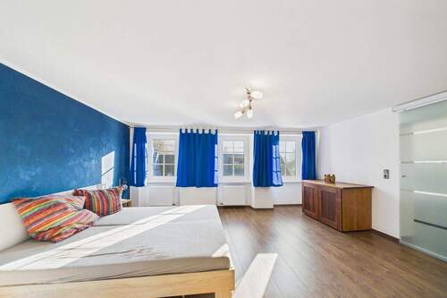 Schlafzimmer I - 4 Zimmer Reihenmittelhaus in Burgen