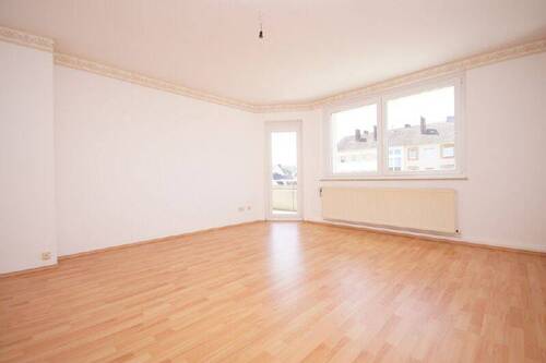 Wohnbereich - Preistipp! Gepflegte 4-Zimmer-Wohnung mit Balkon