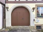 Historischer Torbogen/Zugang zum Wohnhaus - 7 Zimmer Mehrfamilienhaus, Wohnhaus in Zeil