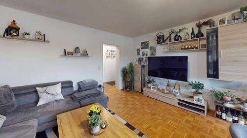 Wohnzimmer - 3 Zimmer Etagenwohnung zum Kaufen in Ditzingen