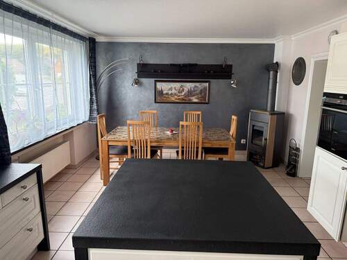 Bild 2 - 8 Zimmer Doppelhaushälfte zum Kaufen in Neuss