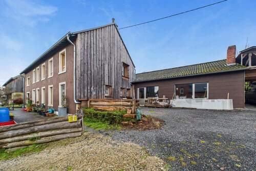 Außen - 7 Zimmer Einfamilienhaus in Dierscheid