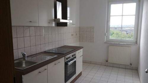 Küche mit Einbauküche - Wohnen mit Ausblick - ohne Treppen steigen - WG geeignet - mit Einbauküche