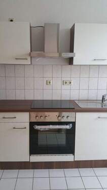 Küche mit Einbauküche - 2 Zimmer Etagenwohnung in Chemnitz
