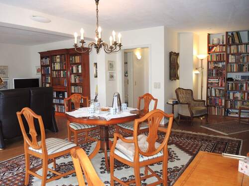 Wohnzimmer mit integriertem Essbereich - 4 Zimmer Etagenwohnung in Bad Brückenau