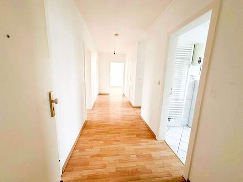 Flur_2 - Herrlich in Lage und Schnitt! - 199.990,00&nbsp;EUR Kaufpreis, ca.&nbsp; 102,30&nbsp;m&sup2;&nbsp;Wohnfl&auml;che