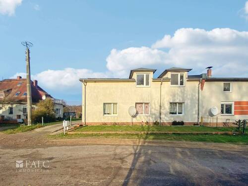 Strassenansicht - 1 Zimmer Mehrfamilienhaus, Wohnhaus zum Kaufen in Steinfeld / Rothbeck