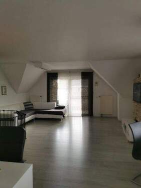 Wohnzimmer - Hochwertige Moderne-3 12-Zimmer mit Balkon