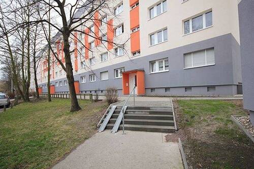 Vorderansicht - 4 Zimmer Etagenwohnung in Halle (Saale)