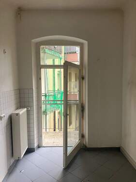 Küche mit Balkon - 4 Zimmer Etagenwohnung zur Miete in Nürnberg