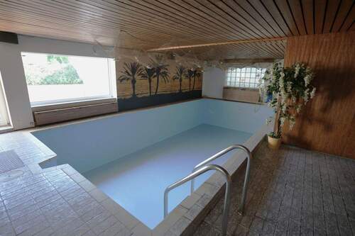 Schwimmbad - 