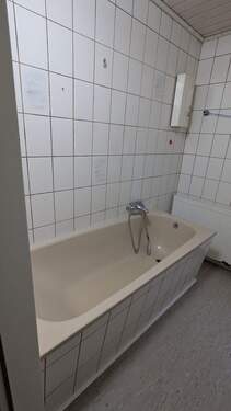 Whg.3 (2.OG) Badezimmer_1.jpg - 