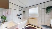 Helles Tageslichtbad mit Badewanne und Dusche - 3 Zimmer Etagenwohnung in Hamm