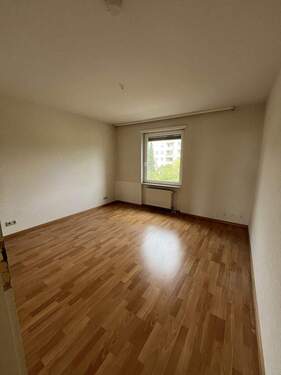 Schlafzimmer 1 - 3 Zimmer Etagenwohnung zur Miete in Saarbrücken / Eschberg