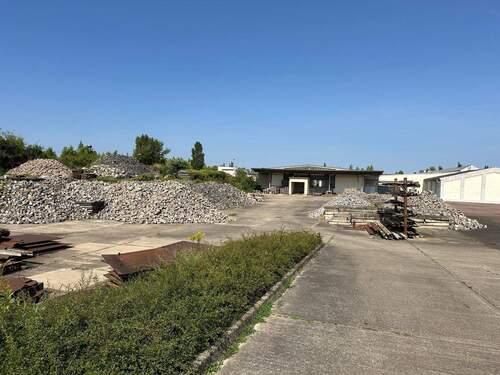 Freifläche Schüttgut.jpg - Gewerbeobjekt (Büro, Produktion, Verkauf) in Nienburg (Saale)