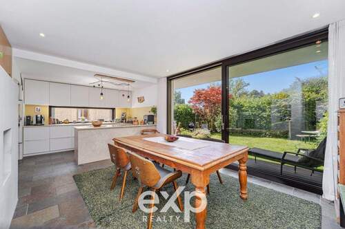 Esszimmer mit Zugang zum Garten - Mehrfamilienhaus, Wohnhaus mit 239,00 m&sup2; in Starnberg zum Kaufen