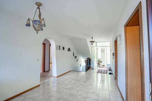 Flur EG - 8 Zimmer Mehrfamilienhaus, Wohnhaus in Oberkirch