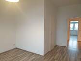 Schlafzimmer mit begehbaren Schrank - 