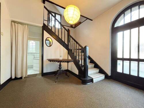 Treppenhaus / Eingangsbereich - 