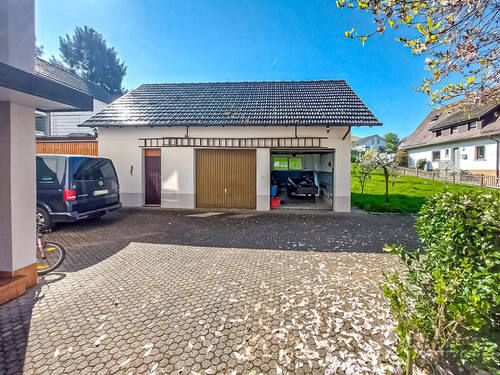 Garage - Mehrfamilienhaus, Wohnhaus mit 271,90 m&sup2; in Durbach zum Kaufen