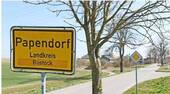 Ortseingang Papendorf mit Hintergrund Baugebiet Papendorf Nord - 