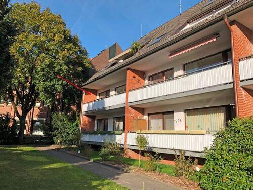 Rückseitige Hausansicht - Attraktive und komplett renovierte 3-Zim.-Wohnung in Tangstedt Kreis Stormarn