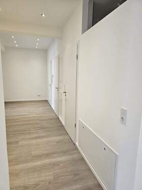 Flur - Etagenwohnung mit 105,00 m² in Bergisch Gladbach zur Miete