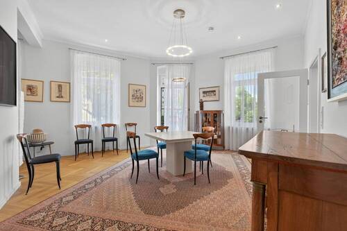 Esszimmer mit Balkon - 6 Zimmer Etagenwohnung zum Kaufen in Karlsruhe