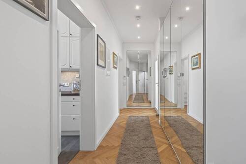 Diele mit Einbauschrank - 