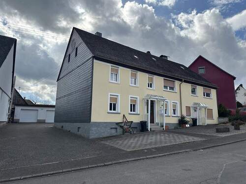 Aussenansicht - 8 Zimmer Einfamilienhaus zum Kaufen in Kirschweiler