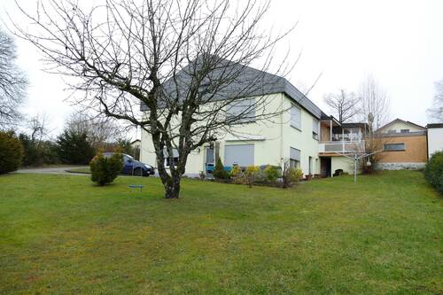 Außenansicht - 7 Zimmer Mehrfamilienhaus, Wohnhaus zum Kaufen in Dettighofen