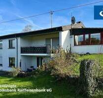 Viel Platz für Ihre Familie - Freistehendes Einfamilienhaus mit Einliegerwohnung in ruhiger Lage von Maring-Noviand