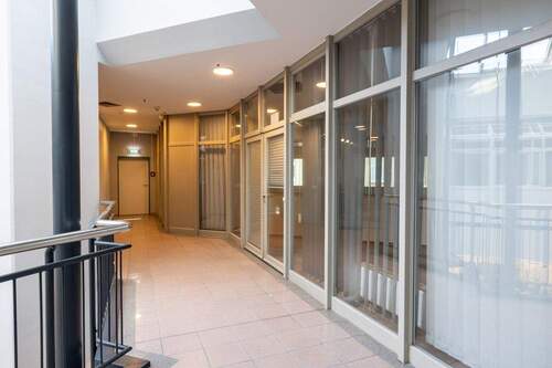 Eingang - *** BÜRO oder PRAXISFLÄCHEN - BARRIEREFREI durch PERSONENAUFZUG im 1 OG ***