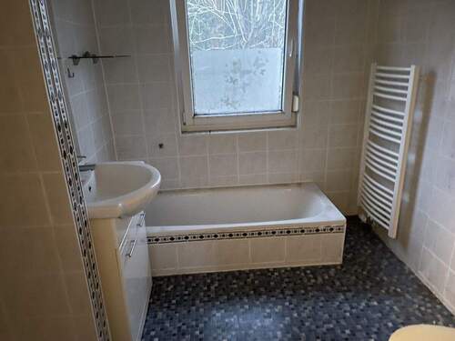 Badezimmer - Einfamilienhaus zum Kaufen in Bucha / Oßmaritz