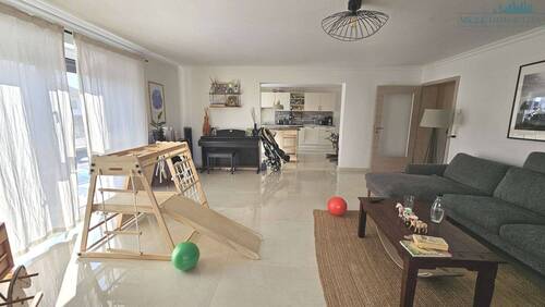 Wohnbereich mit offener EBK - 