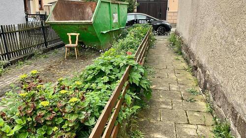 Einfahrt zur Garage - 