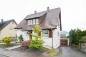 Hausansicht - 5 Zimmer Einfamilienhaus zum Kaufen in Aalen