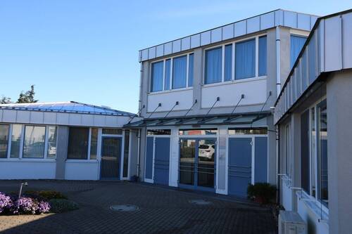 Außenperspektive - 7 Zimmer Büro zur Miete in Herrieden