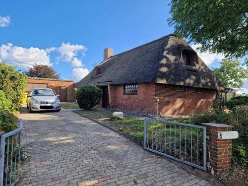 Wohnen unter Reet- ein Traum - Charmantes Reetdachhaus sucht neue Bewohner für ein liebevolles Zuhause