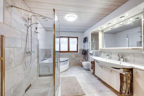 Badezimmer_Erdgeschoss - 