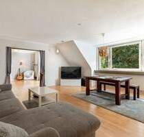 Charmante 4-Zimmer-Wohnung mit Balkon und Stellplatz in HH-Wellingsbüttel - Hamburg