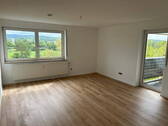 Wohnzimmer - Renovierte 2.5 Zimmer Wohnung mit Balkon im Zentrum von Weiden