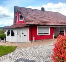 Einfamilienhaus mit Fernblick, 5,5 Zimmer - 168 m² Wohnfläche, 3 Garagen, Carport auf 872 m² Grund in Pertolzhofen - Niedermurach zu verkaufen