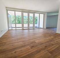 ERSTBEZUG: Großzügige 2-Zimmer-Neubauwohnung mit neuer Einbauküche und sonnigem Balkon - Frankfurt am Main